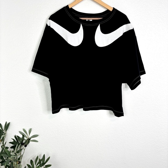 NIKE Double Swoosh Cropped T-Shirt - 1X - Picture 2 of 6